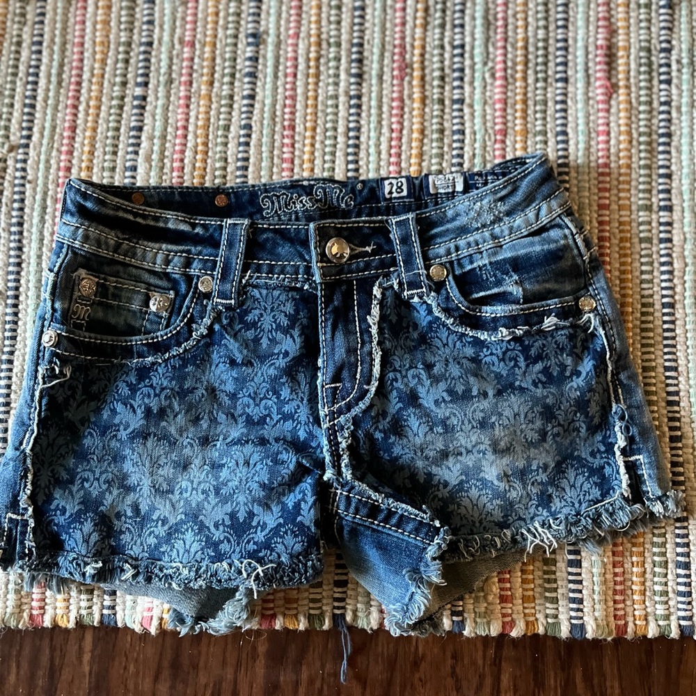 Miss me shorts size 28💓